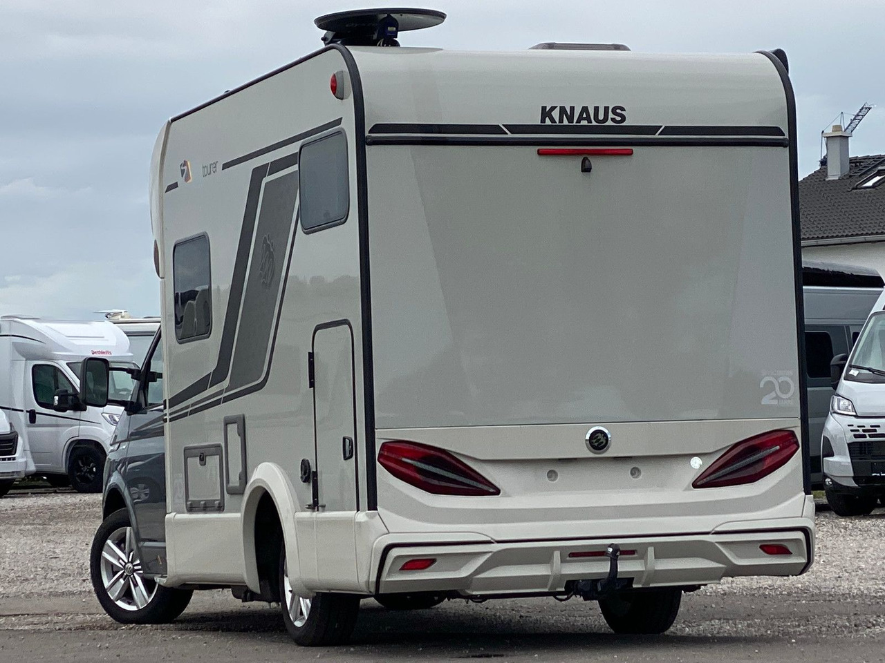 Knaus TOURER Vansation 500 MQ,4 Personen,AHK,slidebett - Poolintegreeritud matkaauto: pilt 4 Knaus TOURER Vansation 500 MQ,4 Personen,AHK,slidebett - Poolintegreeritud matkaauto: pilt 4