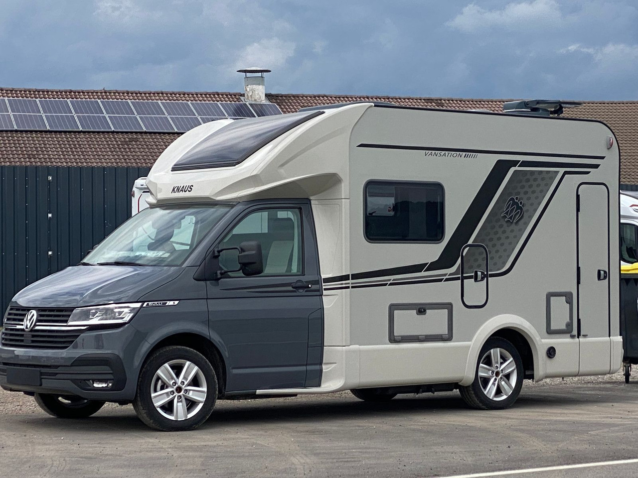 Knaus Tourer Van 500 LT, slide Bett, 4 P. Zulassung - Poolintegreeritud matkaauto: pilt 2 Knaus Tourer Van 500 LT, slide Bett, 4 P. Zulassung - Poolintegreeritud matkaauto: pilt 2