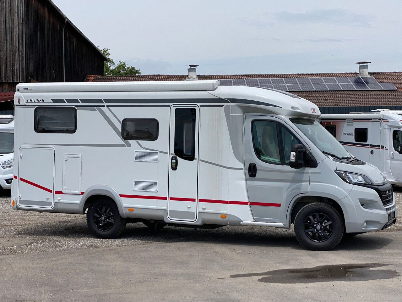 LMC Cruiser V 646 G, SAT, Navi, Sondermodell,16 Zoll - Poolintegreeritud matkaauto: pilt 2 LMC Cruiser V 646 G, SAT, Navi, Sondermodell,16 Zoll - Poolintegreeritud matkaauto: pilt 2
