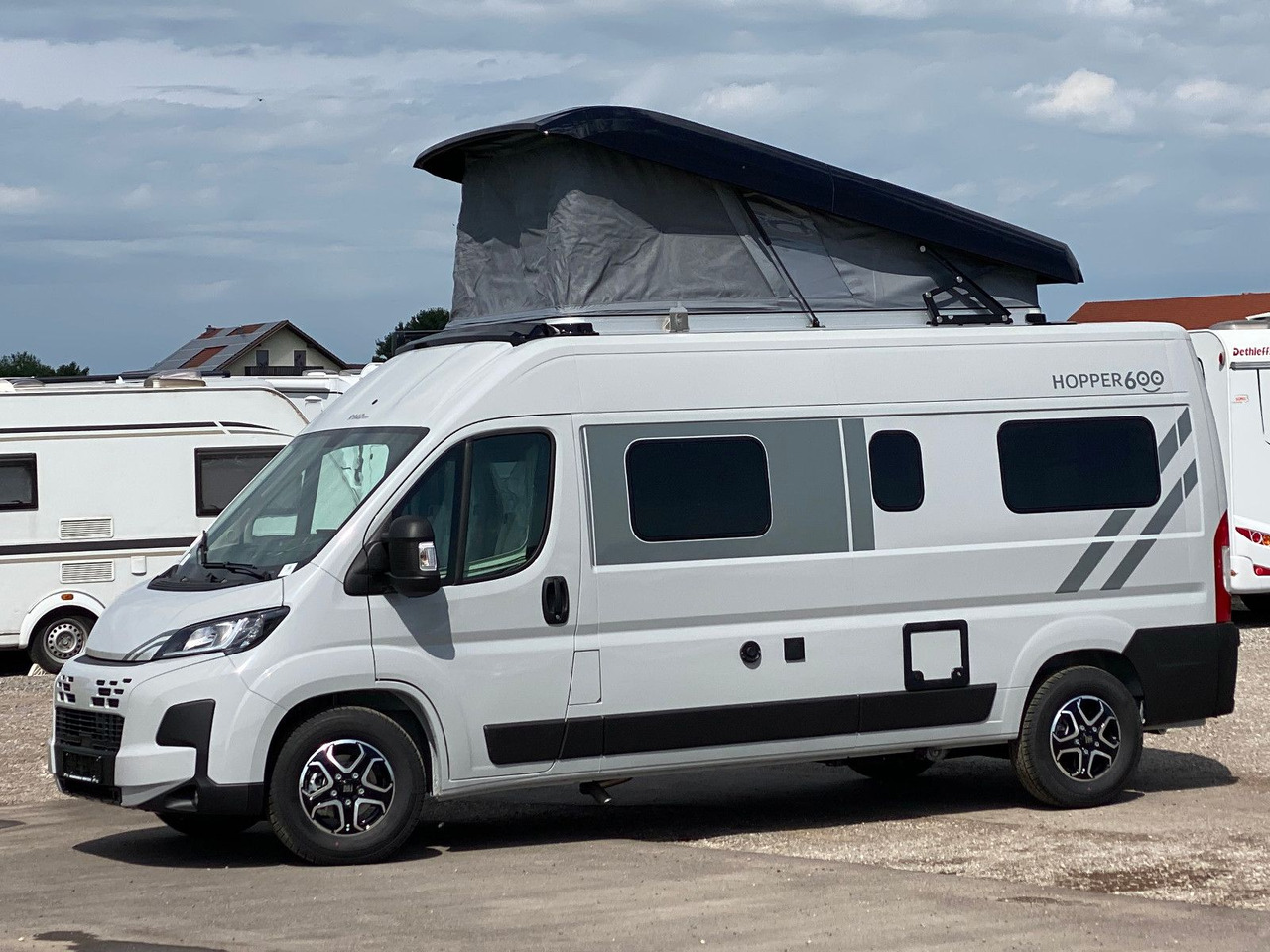 LMC INNOVAN 600 ,Aufstelldach,Automatik,25 Modell - Campervan: pilt 3 LMC INNOVAN 600 ,Aufstelldach,Automatik,25 Modell - Campervan: pilt 3