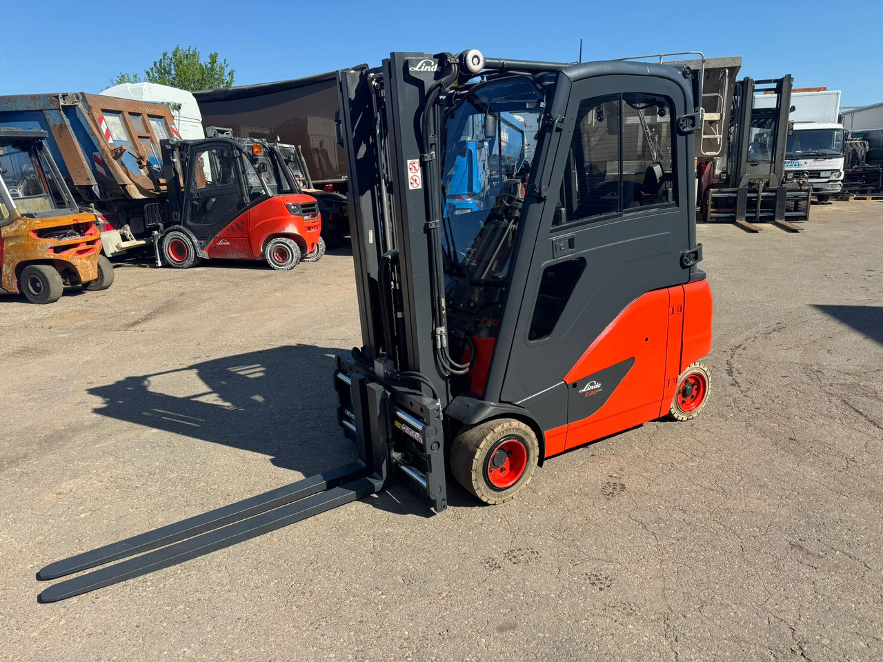 LINDE E20PHL-02 Elektro Triplex Kabine Heizung integriertes Ladegerät - Elektritõstuk: pilt 1 LINDE E20PHL-02 Elektro Triplex Kabine Heizung integriertes Ladegerät - Elektritõstuk: pilt 1