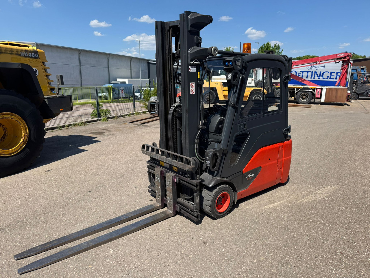 Linde E20L-02 Triplex Elektro Zinkenverstellgerät - Elektritõstuk: pilt 1 Linde E20L-02 Triplex Elektro Zinkenverstellgerät - Elektritõstuk: pilt 1