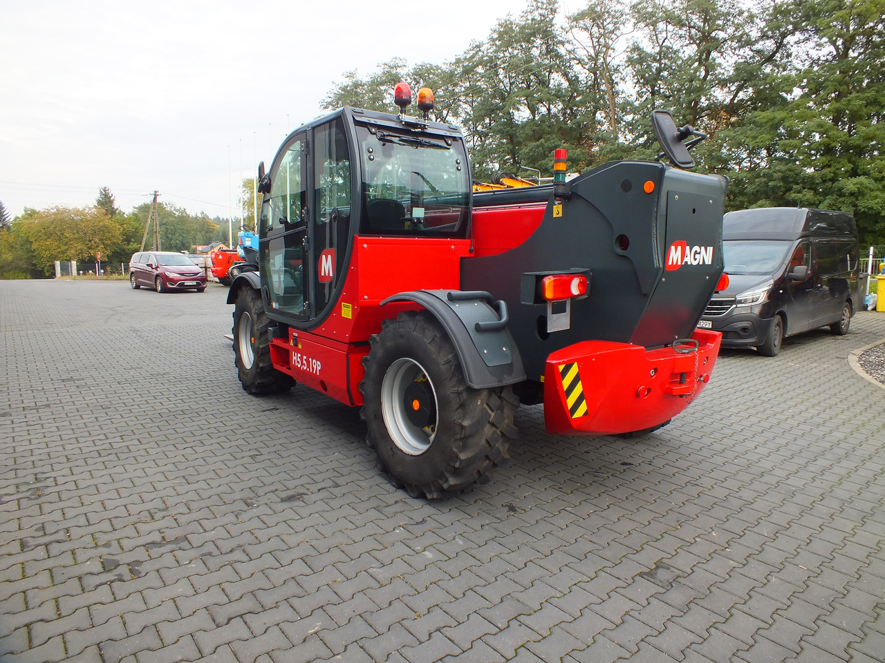 MAGNI TH5,5.19P - Teleskooprataslaadur - Ehitusmasinad: pilt 3 MAGNI TH5,5.19P - Teleskooprataslaadur - Ehitusmasinad: pilt 3