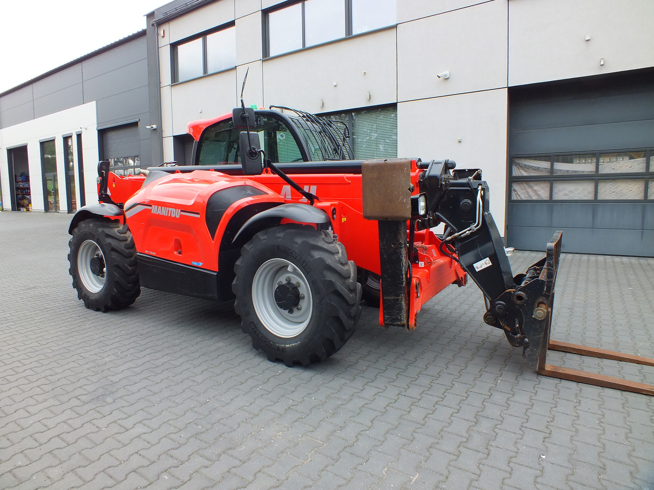 MANITOU MT 1440 - Teleskooprataslaadur - Ekskavaator: pilt 2 MANITOU MT 1440 - Teleskooprataslaadur - Ekskavaator: pilt 2