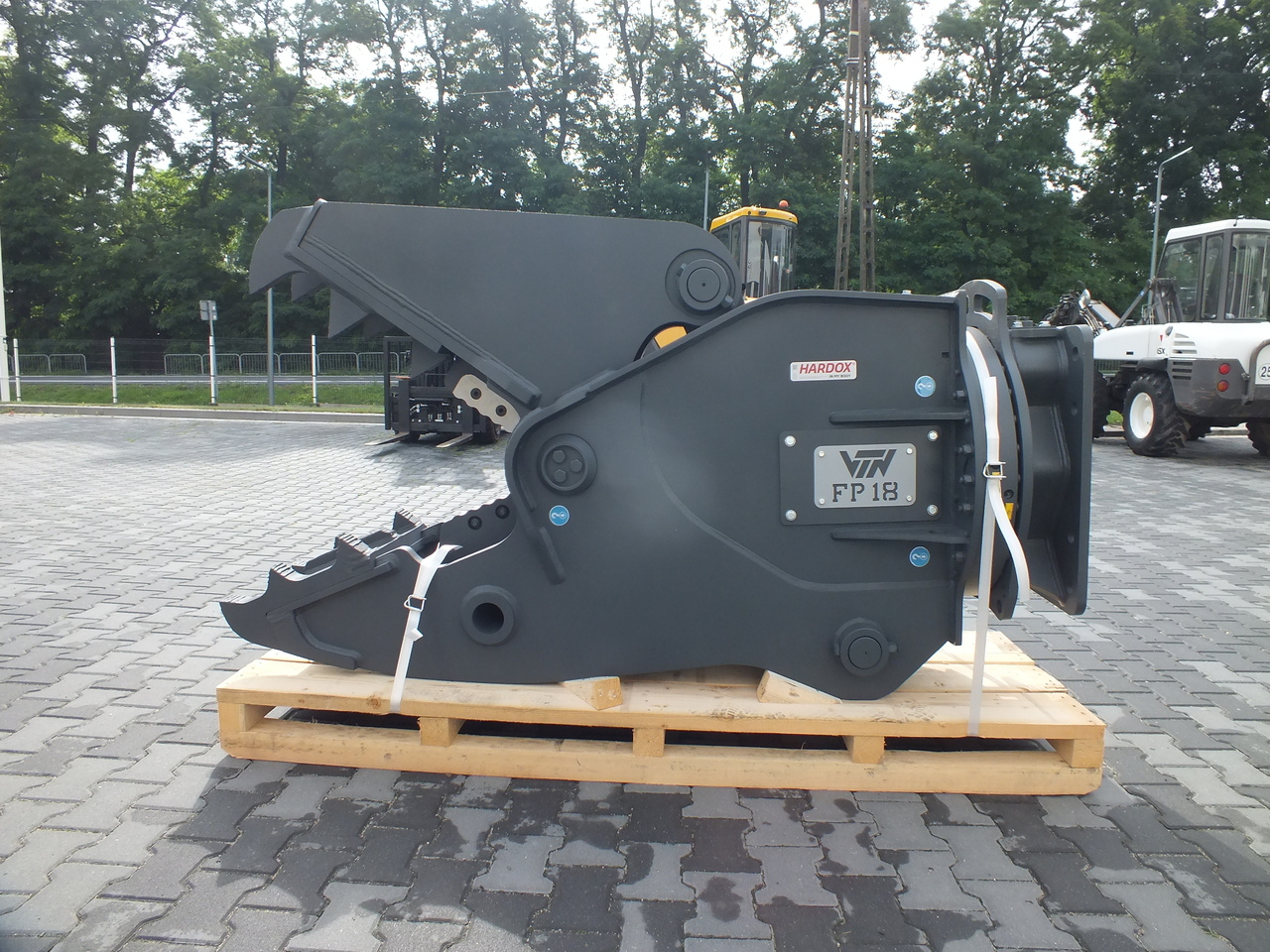 VTN FP 18 Hydraulic Rotating Pulveriser Crusher 1990 KG - Lammutuskäärid - Ekskavaator: pilt 2 VTN FP 18 Hydraulic Rotating Pulveriser Crusher 1990 KG - Lammutuskäärid - Ekskavaator: pilt 2