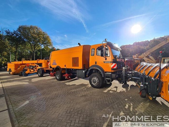 Overaasen RS 200 - Tänavapühkimismasin: pilt 1 Overaasen RS 200 - Tänavapühkimismasin: pilt 1