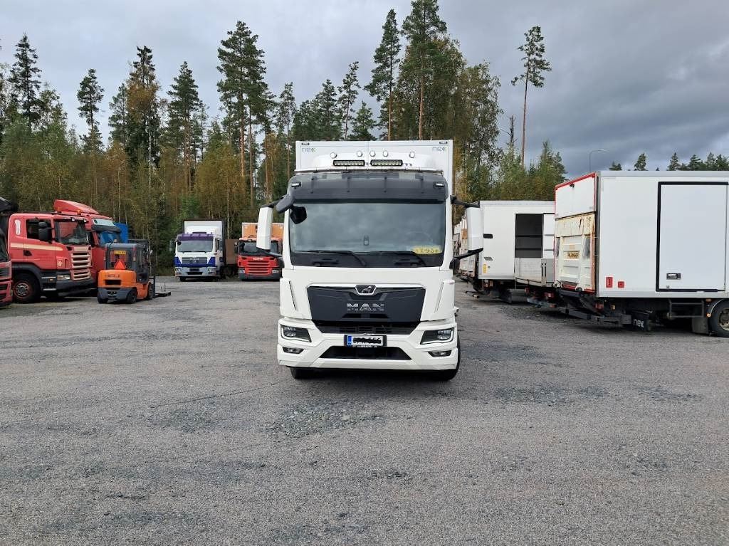 MAN TGM 15.250 - Kasti veoauto: pilt 3 MAN TGM 15.250 - Kasti veoauto: pilt 3