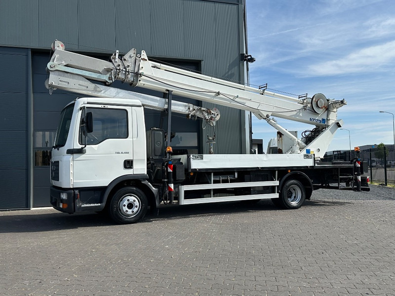 Böcker AK 32/1500 SPS Truck Crane,28.694 km!,3.926 hours! - Maastikukraana: pilt 1 Böcker AK 32/1500 SPS Truck Crane,28.694 km!,3.926 hours! - Maastikukraana: pilt 1