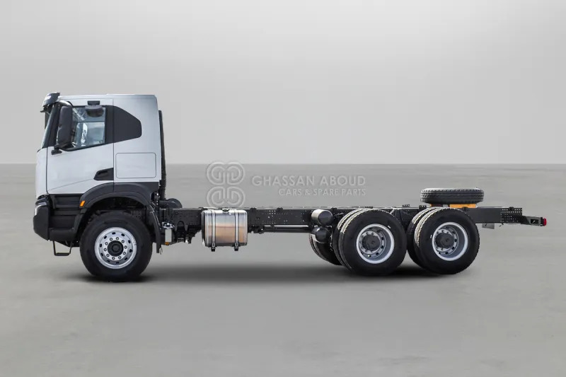 IVECO T-WAY AT380T47H 6X4 R24 TYRES CHASSIS - Barcelona Stock - Kabiinišassiiga veoauto: pilt 4 IVECO T-WAY AT380T47H 6X4 R24 TYRES CHASSIS - Barcelona Stock - Kabiinišassiiga veoauto: pilt 4