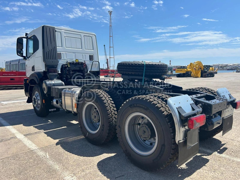Iveco T-WAY AT720T47TH 6×4 R24 Tyres Tractor Head -Barcelona Stock - Sadulveok: pilt 4 Iveco T-WAY AT720T47TH 6×4 R24 Tyres Tractor Head -Barcelona Stock - Sadulveok: pilt 4