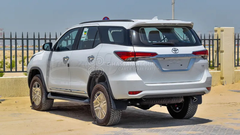 Toyota Fortuner 4x4 - Maastur: pilt 4 Toyota Fortuner 4x4 - Maastur: pilt 4