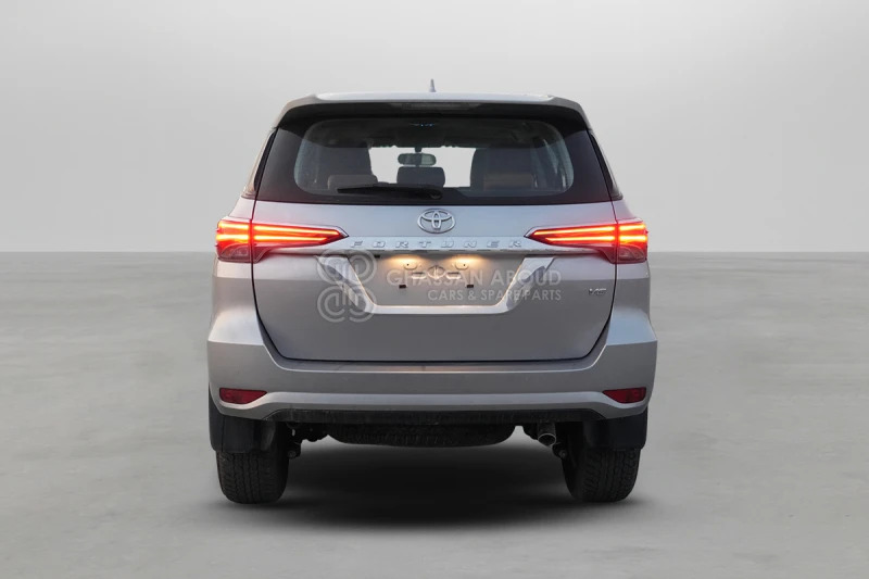 Toyota Fortuner 4x4 - Maastur: pilt 5 Toyota Fortuner 4x4 - Maastur: pilt 5