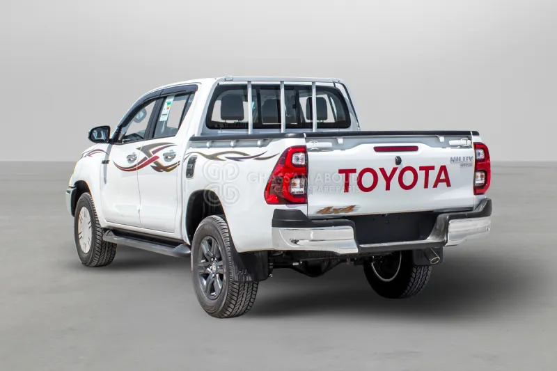 Toyota Hilux 4X4 Double Cabin - Pikap, Meeskonnaauto: pilt 4 Toyota Hilux 4X4 Double Cabin - Pikap, Meeskonnaauto: pilt 4