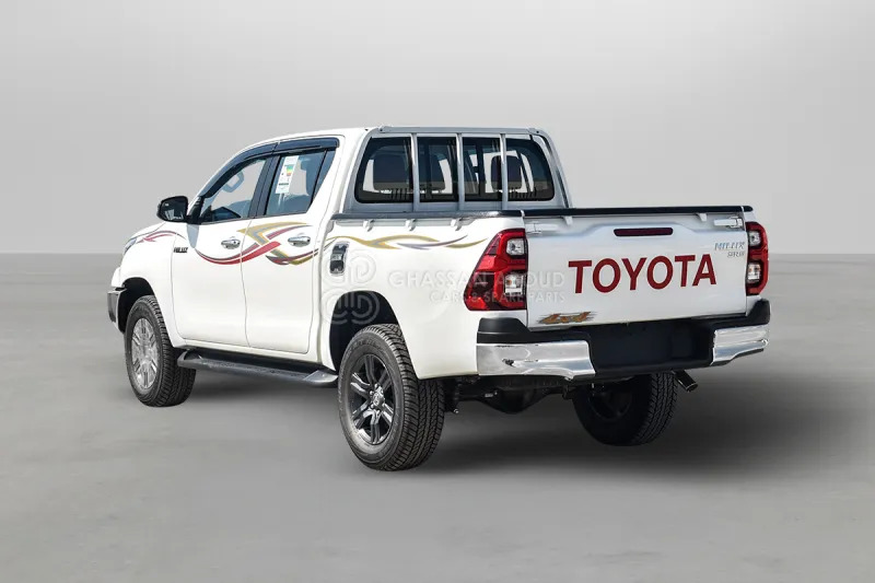 Toyota Hilux 4X4 Double Cabin - Pikap, Meeskonnaauto: pilt 3 Toyota Hilux 4X4 Double Cabin - Pikap, Meeskonnaauto: pilt 3