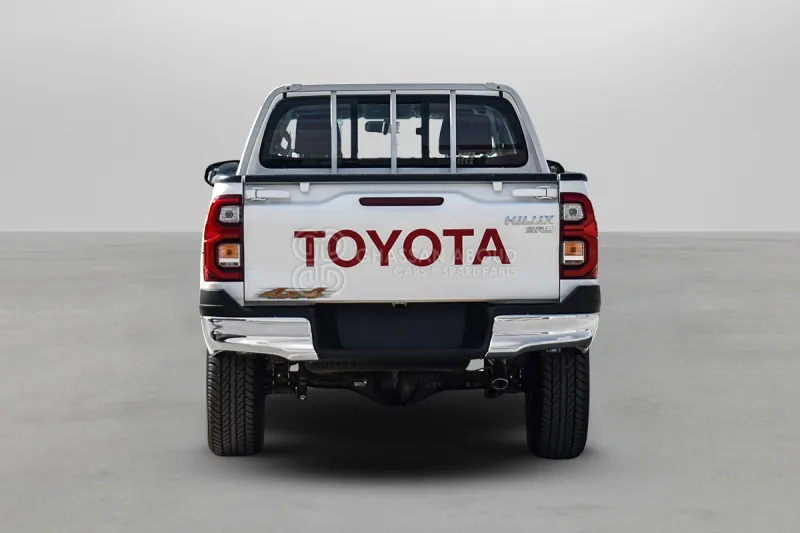 Toyota Hilux 4X4 Double Cabin - Pikap, Meeskonnaauto: pilt 4 Toyota Hilux 4X4 Double Cabin - Pikap, Meeskonnaauto: pilt 4