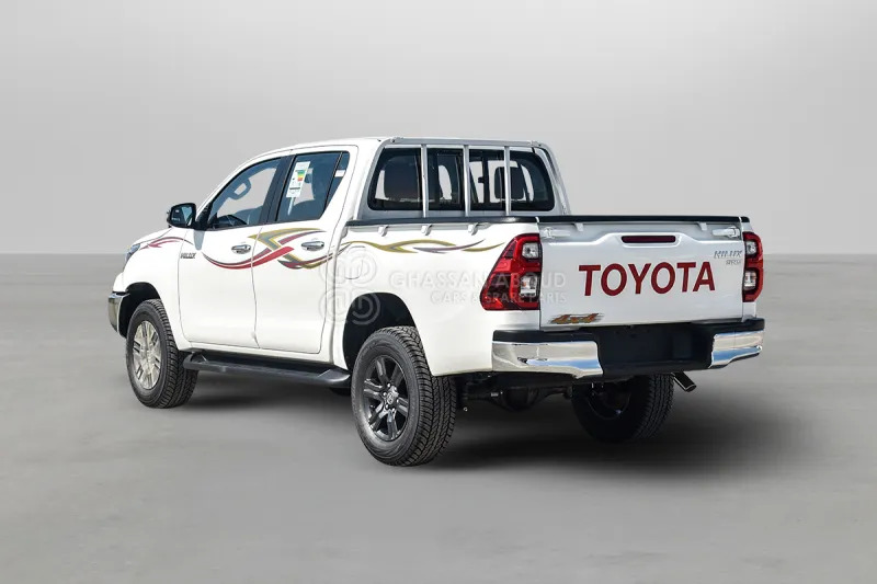 Toyota Hilux 4X4 Double Cabin - Pikap, Meeskonnaauto: pilt 4 Toyota Hilux 4X4 Double Cabin - Pikap, Meeskonnaauto: pilt 4