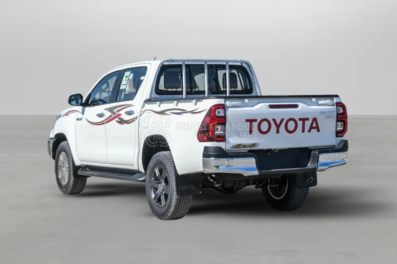 Toyota Hilux 4X4 Double Cabin - Pikap, Meeskonnaauto: pilt 5 Toyota Hilux 4X4 Double Cabin - Pikap, Meeskonnaauto: pilt 5
