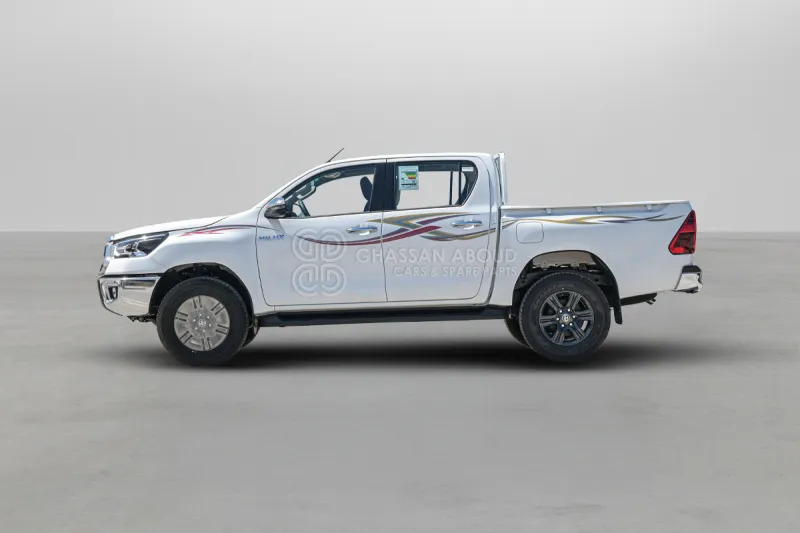 Toyota Hilux 4X4 Double Cabin - Pikap, Meeskonnaauto: pilt 3 Toyota Hilux 4X4 Double Cabin - Pikap, Meeskonnaauto: pilt 3