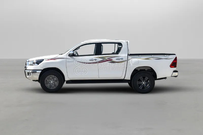 Toyota Hilux 4X4 Double Cabin - Pikap, Meeskonnaauto: pilt 2 Toyota Hilux 4X4 Double Cabin - Pikap, Meeskonnaauto: pilt 2