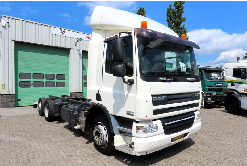 DAF CF 75.310 6x2 , DUTCH TRUCK, 4.20 wheelbasis - Kabiinišassiiga veoauto: pilt 2 DAF CF 75.310 6x2 , DUTCH TRUCK, 4.20 wheelbasis - Kabiinišassiiga veoauto: pilt 2
