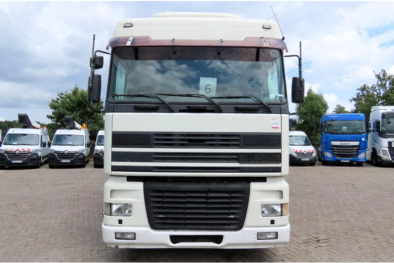 DAF XF 95.430 Manual diesel injection! Manual gearbox! - Tent veoauto: pilt 4 DAF XF 95.430 Manual diesel injection! Manual gearbox! - Tent veoauto: pilt 4