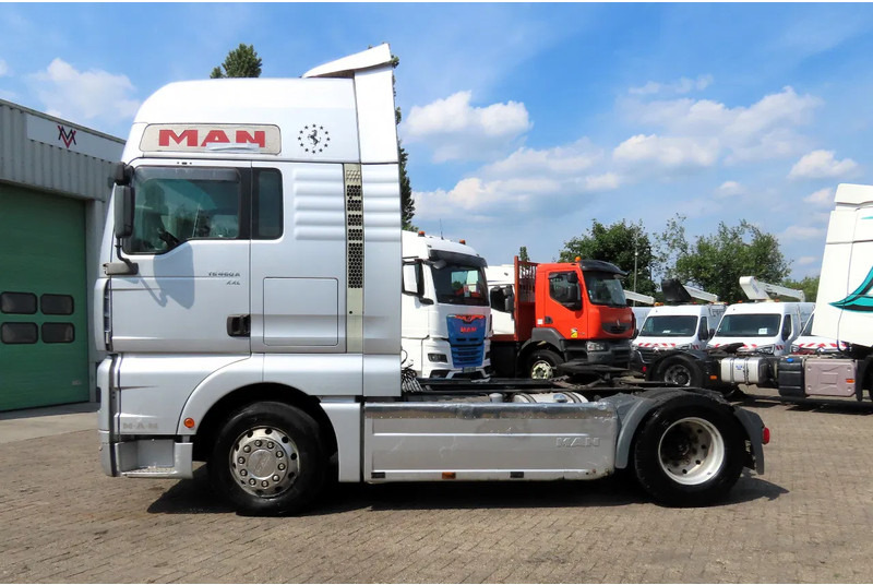 MAN TGA 18.460 Manual diesel pomp! ROYAL TRUCK! - Sadulveok: pilt 4 MAN TGA 18.460 Manual diesel pomp! ROYAL TRUCK! - Sadulveok: pilt 4