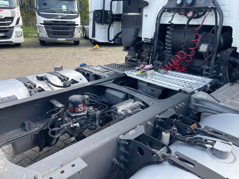 Renault T460 VF611A160HD022619 Retarder, FRIGO, PARKING AIRCO, 2X FUEL TANK - Sadulveok: pilt 4 Renault T460 VF611A160HD022619 Retarder, FRIGO, PARKING AIRCO, 2X FUEL TANK - Sadulveok: pilt 4