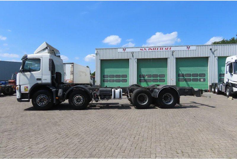 Volvo FM 12.380 8x4 FULL SPRING. 100% condition! - Kabiinišassiiga veoauto: pilt 3 Volvo FM 12.380 8x4 FULL SPRING. 100% condition! - Kabiinišassiiga veoauto: pilt 3