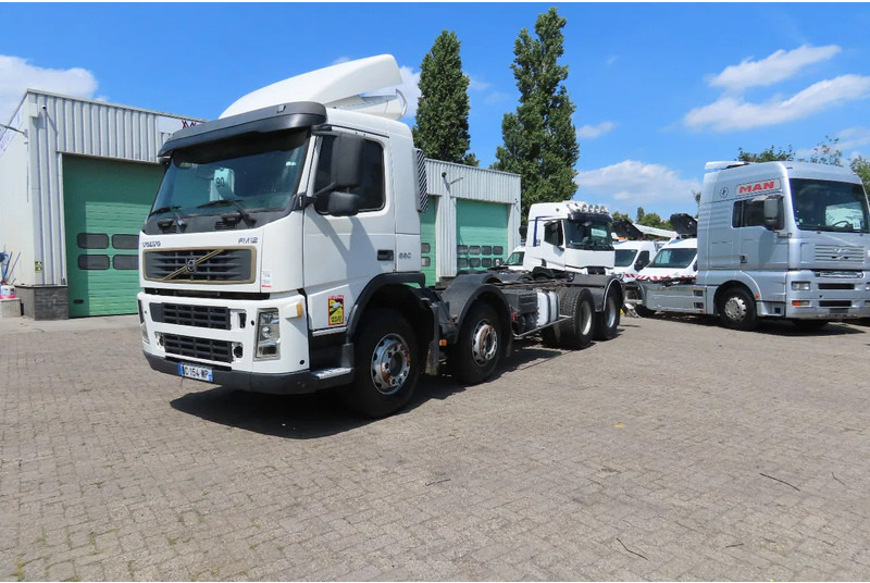 Volvo FM 12.380 8x4 FULL SPRING. 100% condition! - Kabiinišassiiga veoauto: pilt 2 Volvo FM 12.380 8x4 FULL SPRING. 100% condition! - Kabiinišassiiga veoauto: pilt 2