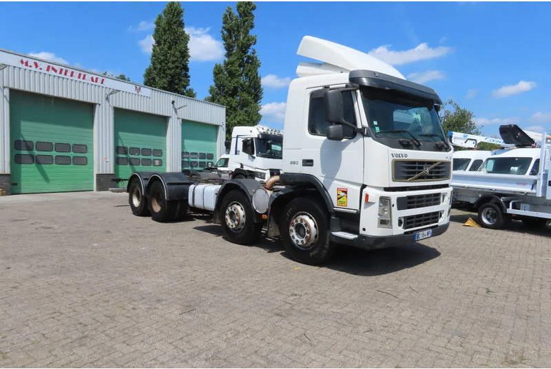 Volvo FM 12.380 8x4 FULL SPRING. 100% condition! - Kabiinišassiiga veoauto: pilt 1 Volvo FM 12.380 8x4 FULL SPRING. 100% condition! - Kabiinišassiiga veoauto: pilt 1