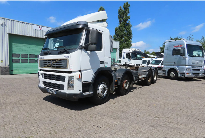 Volvo FM 380 8x4 FULL SPRING. 100% condition! - Kabiinišassiiga veoauto: pilt 1 Volvo FM 380 8x4 FULL SPRING. 100% condition! - Kabiinišassiiga veoauto: pilt 1