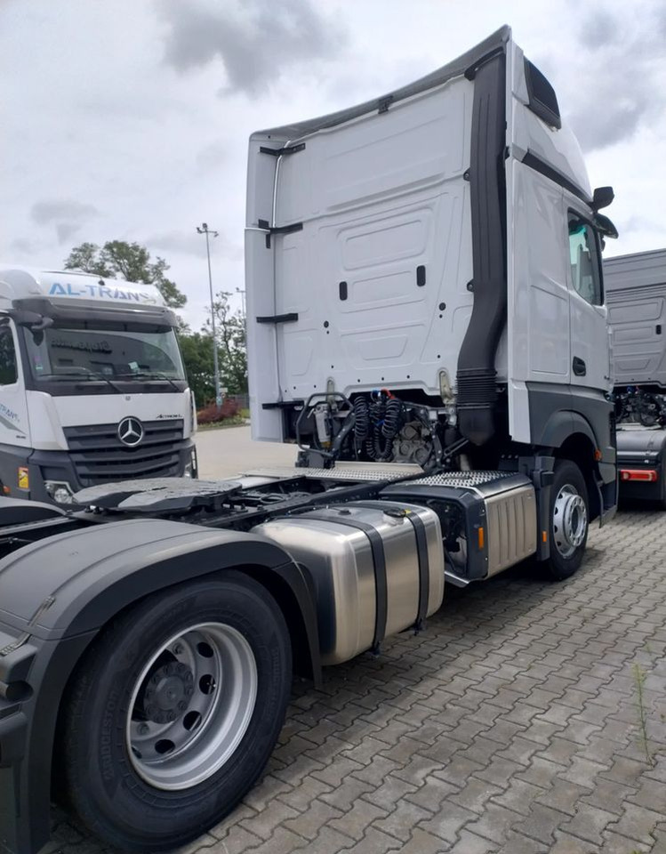 Mercedes-Benz Actros - Sadulveok: pilt 4 Mercedes-Benz Actros - Sadulveok: pilt 4