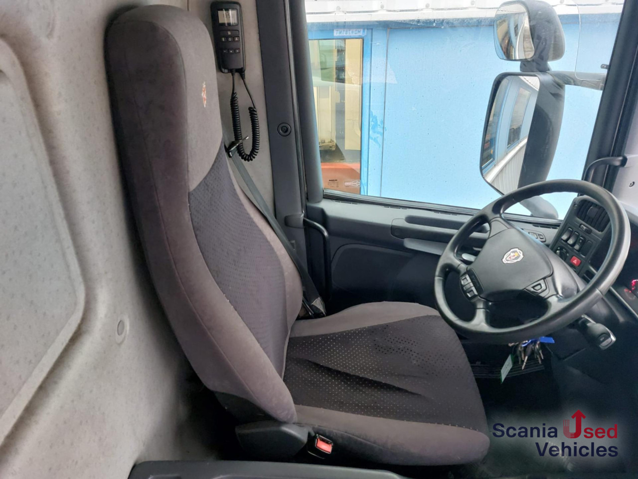 SCANIA P 280 DB4x2MNA Koffer Ladebordwand - Kasti veoauto: pilt 2 SCANIA P 280 DB4x2MNA Koffer Ladebordwand - Kasti veoauto: pilt 2