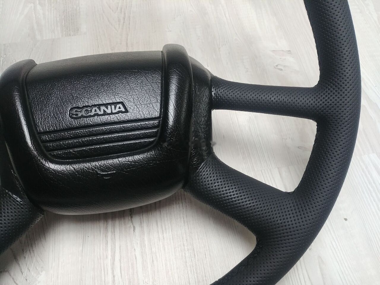 Scania NEW LEATHER Scania 4 - Rool - Veoauto: pilt 3 Scania NEW LEATHER Scania 4 - Rool - Veoauto: pilt 3