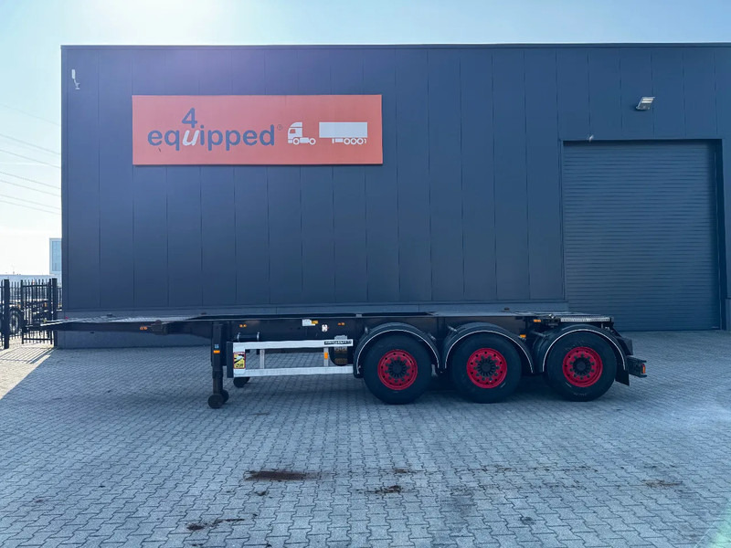 Burg 20FT/3-axles, SAF INTRADISC, ADR (EXII, EXII, FL, AT), 2x LIFTAXLE, NL-Chassis, APK/ADR:06/2025 - Konteinerveduk/ Tõstukiga poolhaagis: pilt 4 Burg 20FT/3-axles, SAF INTRADISC, ADR (EXII, EXII, FL, AT), 2x LIFTAXLE, NL-Chassis, APK/ADR:06/2025 - Konteinerveduk/ Tõstukiga poolhaagis: pilt 4