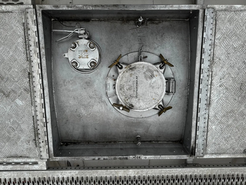 Tank konteiner transporditavad ained kütust SINGAMAS 20FT ISO, 26.000L/1-COMP/3 BAFFELS/3 manholes, 5Y inspection: 11/2025: pilt 12 Tank konteiner transporditavad ained kütust SINGAMAS 20FT ISO, 26.000L/1-COMP/3 BAFFELS/3 manholes, 5Y inspection: 11/2025: pilt 12