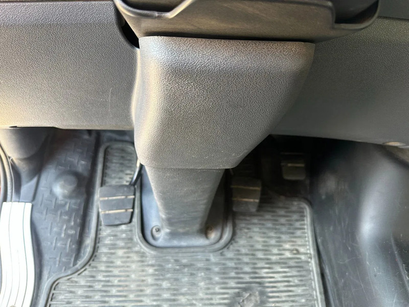 Sadulveok Scania R490 6x4, RETARDER, EURO-6, NIGHT-AIRCO, 1st axle: 9.000kg, NL-truck, APK: 12/2025: pilt 19 Sadulveok Scania R490 6x4, RETARDER, EURO-6, NIGHT-AIRCO, 1st axle: 9.000kg, NL-truck, APK: 12/2025: pilt 19