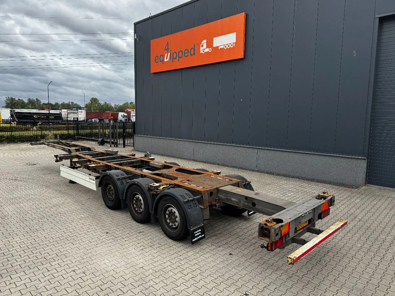 Schmitz Cargobull 45FT HC, Scheibebremsen, vorne + hinten + Stoßstange ausziehbar, NL-Chassis, Liftachse - Konteinerveduk/ Tõstukiga poolhaagis: pilt 4 Schmitz Cargobull 45FT HC, Scheibebremsen, vorne + hinten + Stoßstange ausziehbar, NL-Chassis, Liftachse - Konteinerveduk/ Tõstukiga poolhaagis: pilt 4