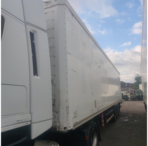 Schmitz Cargobull SKI 24 - Furgoonpoolhaagis: pilt 4 Schmitz Cargobull SKI 24 - Furgoonpoolhaagis: pilt 4