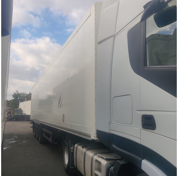 Schmitz Cargobull SKI 24 - Furgoonpoolhaagis: pilt 4 Schmitz Cargobull SKI 24 - Furgoonpoolhaagis: pilt 4