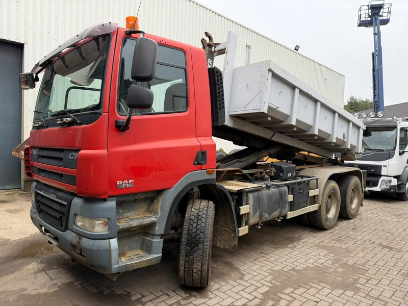 DAF CF 85.410 6x4 HOOKLIFT HIAB MULTILIFT - MANUAL ZF - EURO 4 - STEEL SPRING / BLATT / LAMES - BIG AXLES / HUB REDUCTION - BE TRUCK - Konkstõstukiga veoauto: pilt 3 DAF CF 85.410 6x4 HOOKLIFT HIAB MULTILIFT - MANUAL ZF - EURO 4 - STEEL SPRING / BLATT / LAMES - BIG AXLES / HUB REDUCTION - BE TRUCK - Konkstõstukiga veoauto: pilt 3