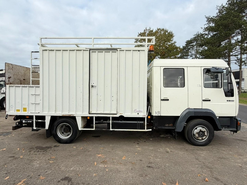 MAN 10.225 LC CLOSED BOX / KOFFER - DOKA - MANUAL GEARBOX - *344.000km* - STEEL SPRING / BLATT / LAMES - BE TRUCK - Kasti veoauto: pilt 4 MAN 10.225 LC CLOSED BOX / KOFFER - DOKA - MANUAL GEARBOX - *344.000km* - STEEL SPRING / BLATT / LAMES - BE TRUCK - Kasti veoauto: pilt 4