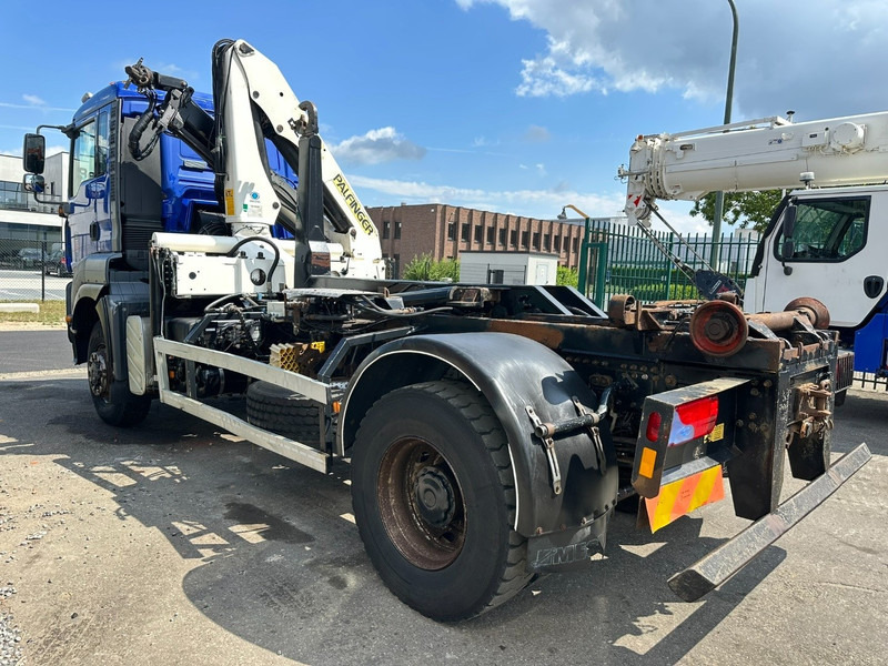 MAN TGA 18.310 4x4 HOOKLIFT + CRANE PALFINGER PK12000 - RADIO - ROTATOR - STEEL SPRING / HUB REDUCTION - MANUAL ZF - BE TRUCK - Konkstõstukiga veoauto, Kraanaga veoauto: pilt 5 MAN TGA 18.310 4x4 HOOKLIFT + CRANE PALFINGER PK12000 - RADIO - ROTATOR - STEEL SPRING / HUB REDUCTION - MANUAL ZF - BE TRUCK - Konkstõstukiga veoauto, Kraanaga veoauto: pilt 5
