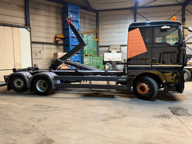 MAN TGX 26.400 6X2 + HOOKLIFT PALIFT 20T - LIFT + STEERING AXLE - EURO 5 - SLEEPERCAB - BE TRUCK - Konkstõstukiga veoauto: pilt 4 MAN TGX 26.400 6X2 + HOOKLIFT PALIFT 20T - LIFT + STEERING AXLE - EURO 5 - SLEEPERCAB - BE TRUCK - Konkstõstukiga veoauto: pilt 4