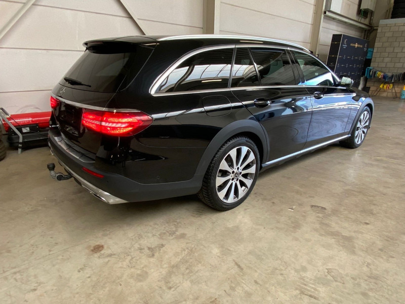 Mercedes-Benz E220d ALL-TERRAIN - 4 MATIC 4x4 - automatic - alcantara - 20 - Auto: pilt 3 Mercedes-Benz E220d ALL-TERRAIN - 4 MATIC 4x4 - automatic - alcantara - 20 - Auto: pilt 3