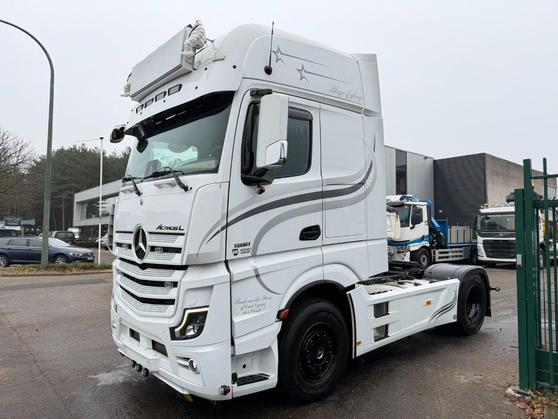 Mercedes-Benz ACTROS 1951L GIGASPACE - DOUBLE PTO - WALKING FLOOR / TIPPER - *146.000km* - LIKE NEW !!! - FULL SPOILERS + SIDESKIRTS - BE TRUCK - Sadulveok: pilt 3 Mercedes-Benz ACTROS 1951L GIGASPACE - DOUBLE PTO - WALKING FLOOR / TIPPER - *146.000km* - LIKE NEW !!! - FULL SPOILERS + SIDESKIRTS - BE TRUCK - Sadulveok: pilt 3