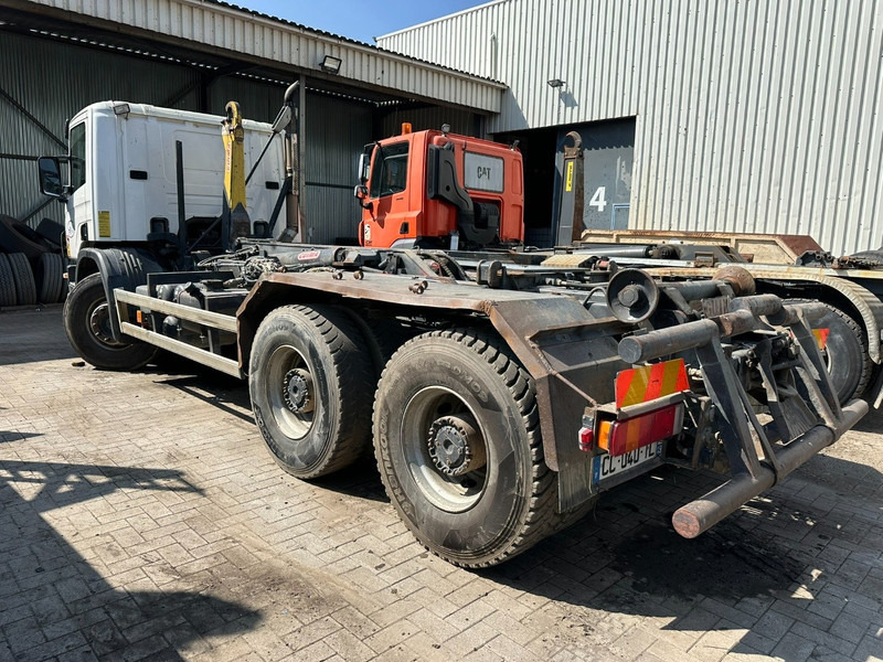 Scania 114C-340 6x4 HOOKLIFT 20T GANCHO - SPRING / BALLESTAS - MANUAL - EURO 3 - FR TRUCK - Konkstõstukiga veoauto: pilt 3 Scania 114C-340 6x4 HOOKLIFT 20T GANCHO - SPRING / BALLESTAS - MANUAL - EURO 3 - FR TRUCK - Konkstõstukiga veoauto: pilt 3