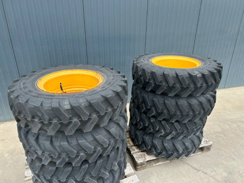 Bridgestone 1000 x 20 Set / 10.00 x 20: 4x2 Tyres - Rehvid ja veljed - Ehitusmasinad: pilt 3 Bridgestone 1000 x 20 Set / 10.00 x 20: 4x2 Tyres - Rehvid ja veljed - Ehitusmasinad: pilt 3