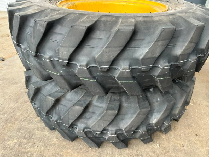 Bridgestone 1000 x 20 Set / 10.00 x 20: 4x2 Tyres - Rehvid ja veljed - Ehitusmasinad: pilt 5 Bridgestone 1000 x 20 Set / 10.00 x 20: 4x2 Tyres - Rehvid ja veljed - Ehitusmasinad: pilt 5