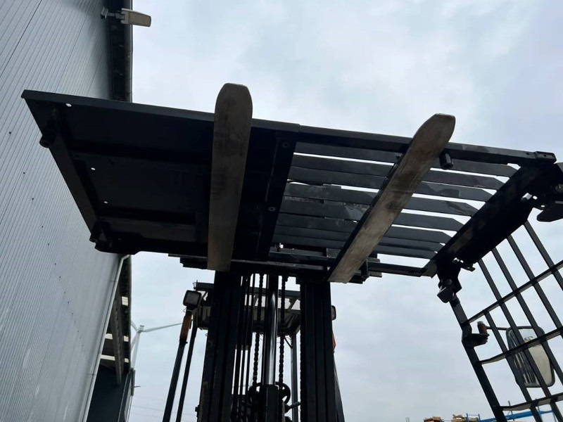 Cat 312D / 315D / 319D / 320D / 324D / 329D / 330D / 3 - Kabiin ja interjöör - Ehitusmasinad: pilt 5 Cat 312D / 315D / 319D / 320D / 324D / 329D / 330D / 3 - Kabiin ja interjöör - Ehitusmasinad: pilt 5